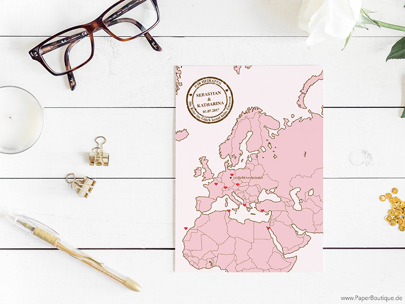 Einladungskarte zur Hochzeit mit Weltkarte in rosa