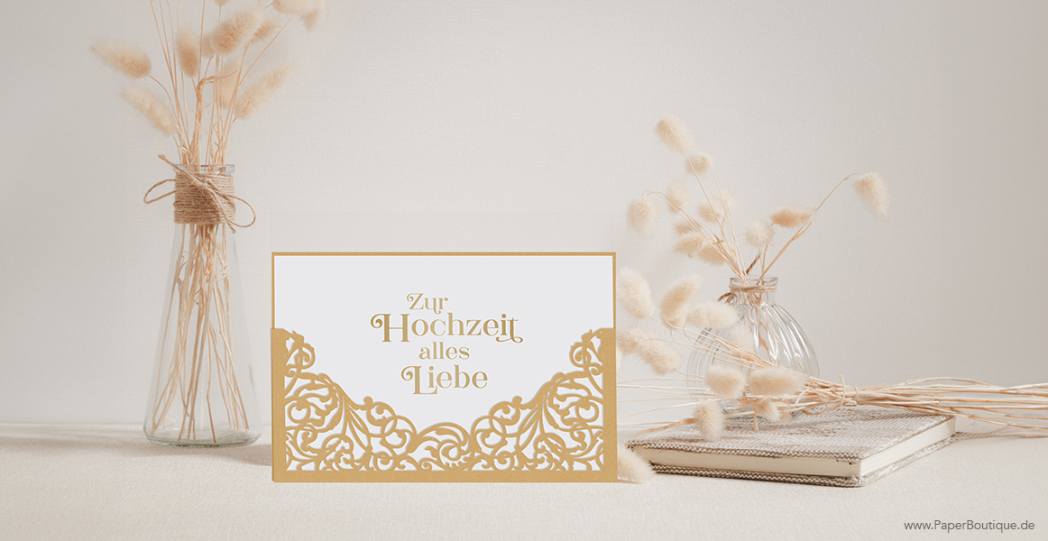 Glückwunschkarte zur Hochzeit mit goldenem Lasercut Umschlag